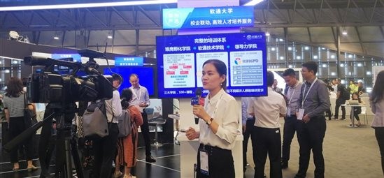 “云”开见日，“AI”生花，PG电子动力携五大主题亮相华为HC大会